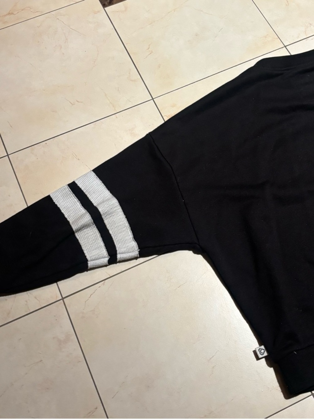 MV Sport Black 'Colorado Buffaloes' Embroidered Sweatshirt - Picture 4 of 5